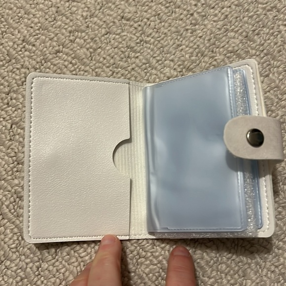 Disney Stitch card holder. Plastic slots for 20 cards and 2 other pockets - Picture 3 of 7